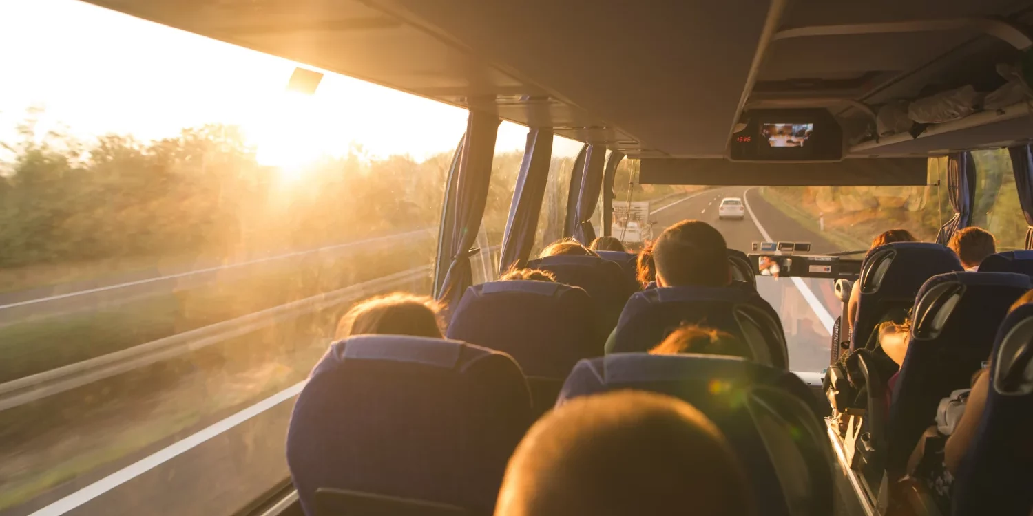 Przewóz dzieci, transport - Wycieczki szkolne Poznań - Przewozy szkolne - Autokar na wycieczki